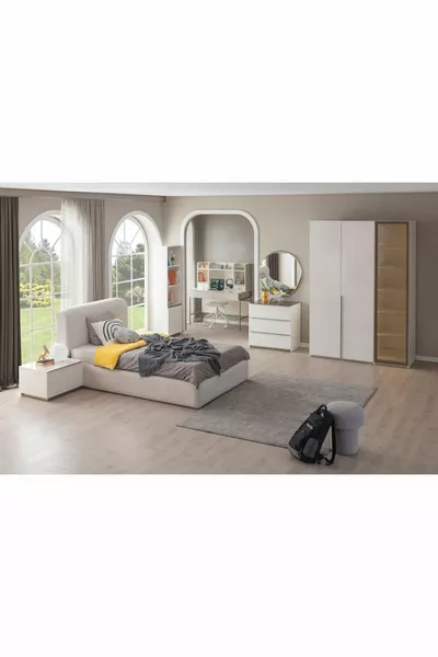 طقم غرفة نوم للشباب بثلاثة أبواب مع مرآة جانبية في اللوبي