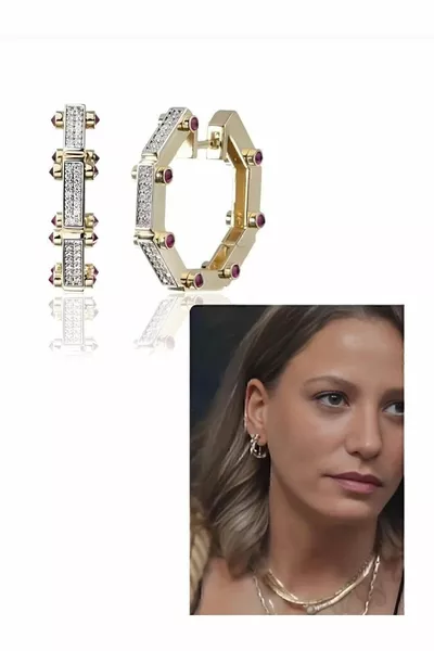 Serenay, who came and who went, Leyla earring