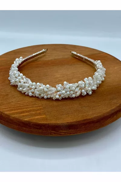 Crystal-Stoned Bridal Henna Dress Elegant and Stylish Crown