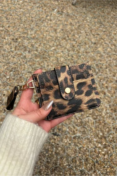 Velina Keychain and Card Holder Detailed Minimal Wallet