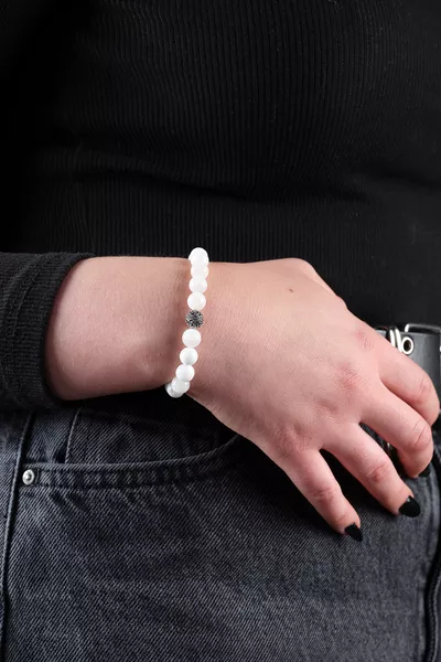 سوار نسائي من حجر طبيعي معتمد - سوار صحة المرأة - حجر القمر مع قطعة فضية