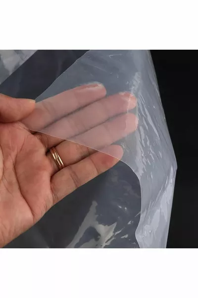 قماش نايلون بعرض 4 أمتار وطول 3 أمتار بسُمك ميكرون