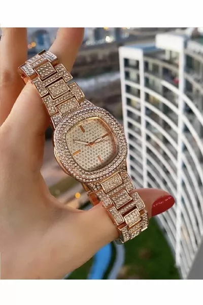 ساعة باتيك بسوار فولاذي مزينة بالكريستال عالي الجودة