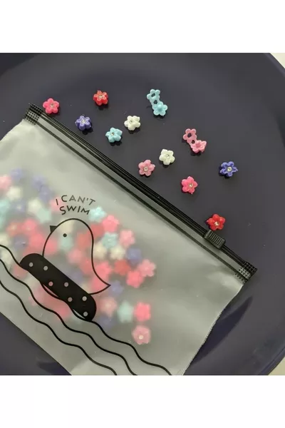  бр. прозрачни чантички с ярки, живи цветове мъниста за плитки