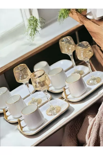 Комплект кафе чаши с чинии от серия Елица