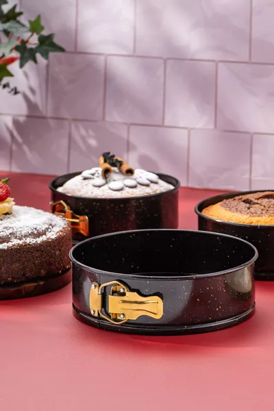 مجموعة قوالب كيك دائرية 3 قطع بمقاسات  سم مع مشابك