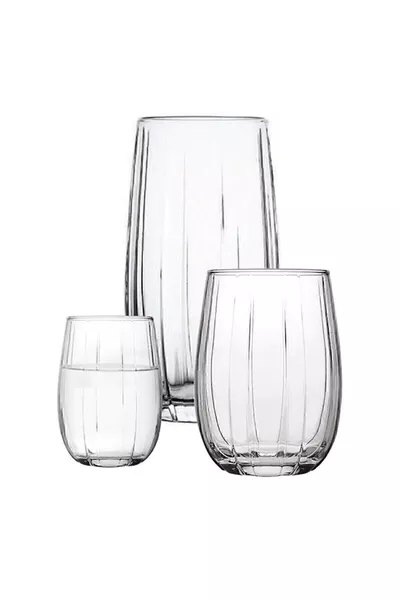 Комплект за сватбено сандъче с  части, включително чаши за вода, безалкохолни напитки и кафе, с предпазен капак