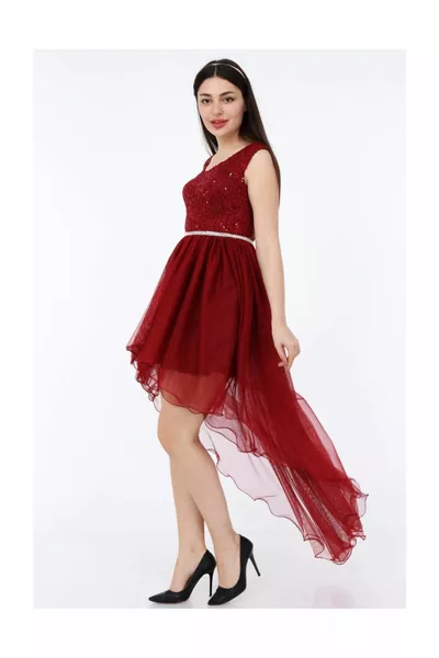 المرأة قصيرة الجبهة طويلة الظهر تول اللباس