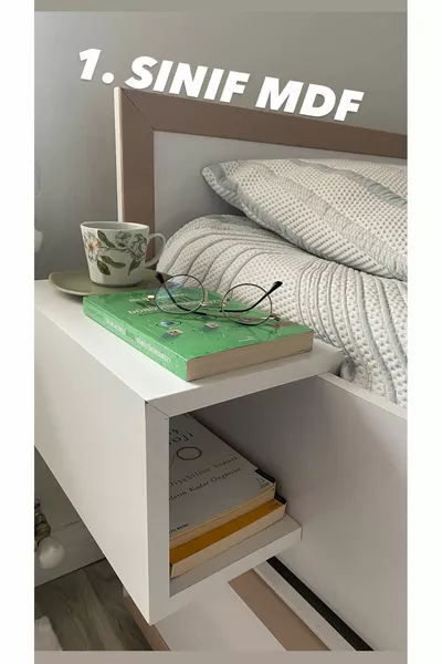 Witte zwevende nachtkastplank