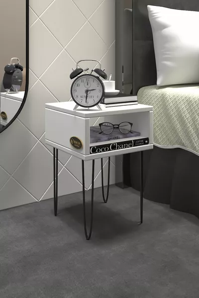 طاولة جانبية Ortense Byz كومودين ** طاولة جانبية وسطية مع أرجل معدنية صغيرة الحجم (M)