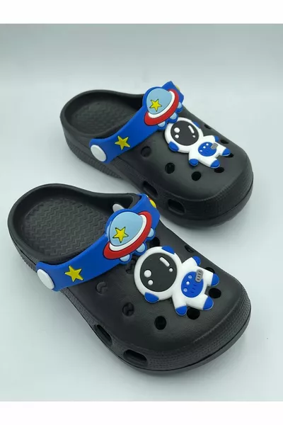 شبشب ولد للصبي مزين بصورة تمساح