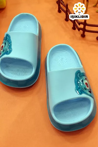 صنادل أطفال يومية بأرضية مضادة للانزلاق مع إضاءة للشاطئ والبحر