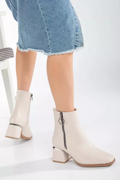 Bottes Femme Beige Fermeture éclair Bout carré Talon épais Fer Détaillé