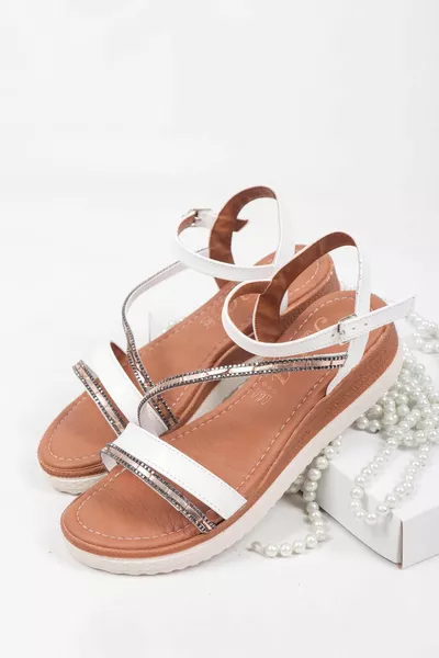 Вносни сандали с плоска подметка и камъни и еластични гърбове