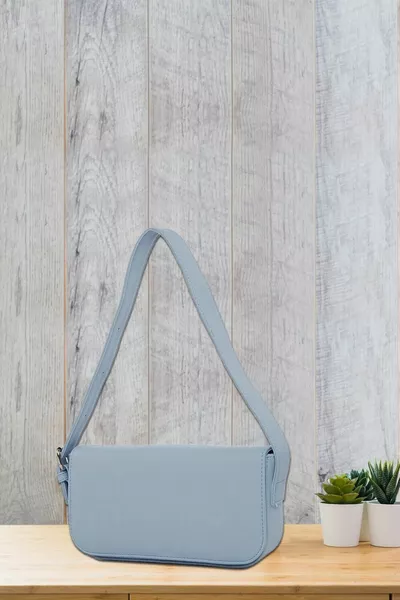 حقيبة باغيت بغطاء أزرق للأطفال