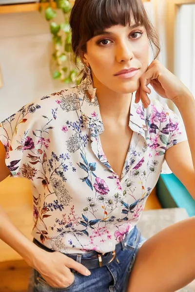 بودرة نسائية مزين بالزهور الخفافيش فيسكوز قميص 