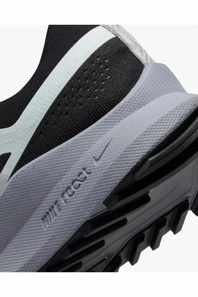 React Pegasus Trail Sneakers  | SKYSPORTS