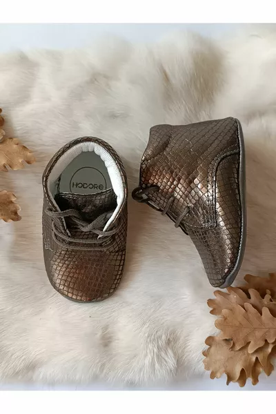 Бебешки ботуши от естествена кожа в цвят каки с щампа