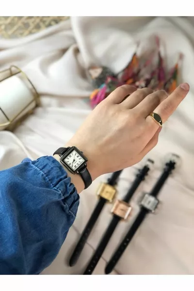 Minimal Square Roman Numeral Women's Wristwatch - Black