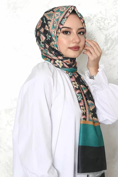 شال قطني أخضر بنمط الأزهار