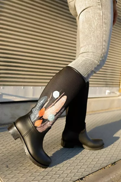 ريشة منقوشة مرنة ربلة الساق غير اختيار للماء مريحة ارتداء أحذية المطر