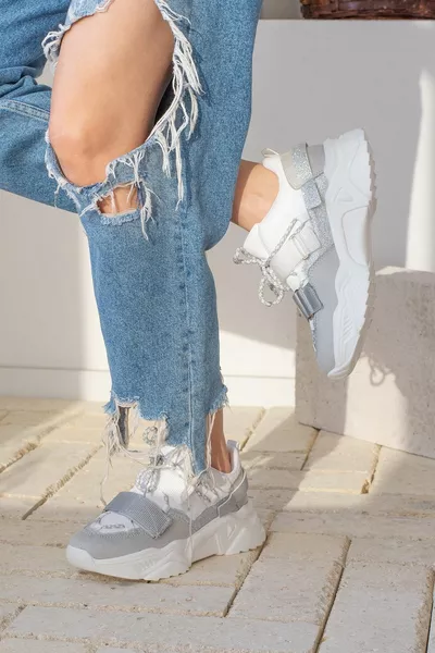 حذاء رياضي فيلكرو