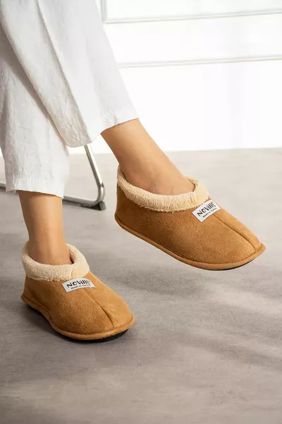 Panduf invernale unisex in lana nera