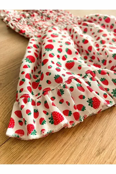 الفراولة فتاة الصيف اللباس 