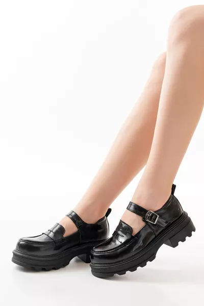  Schwarze Lackleder Casual Loafer Schuhe mit hoher Sohle