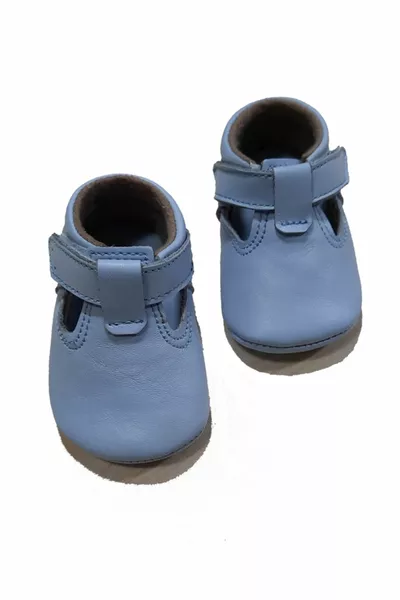 الخطوة الأولى الجوارب الزرقاء الخفيفة الطفل