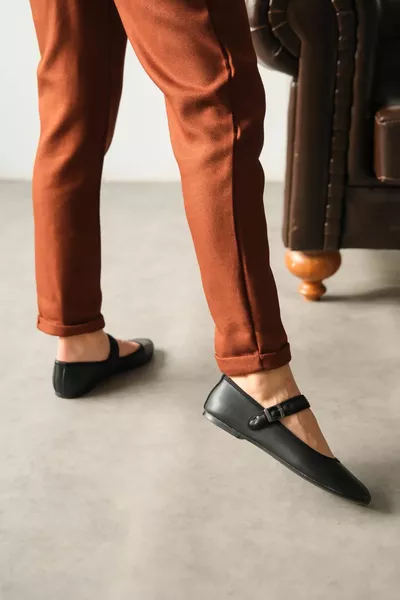 حذاء باليه مسطح للسيدات - جلد أسود