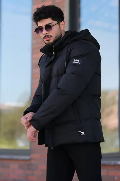 Стильная комбинированная стеганая куртка с капюшоном, съемным капюшоном, нашивкой и меховой подкладкой 