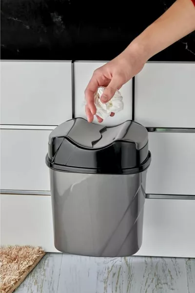 Кош за боклук за вътрешна част на шкаф, закачен на вратичката на шкаф, кухненски кош за боклук 5,5 литра
