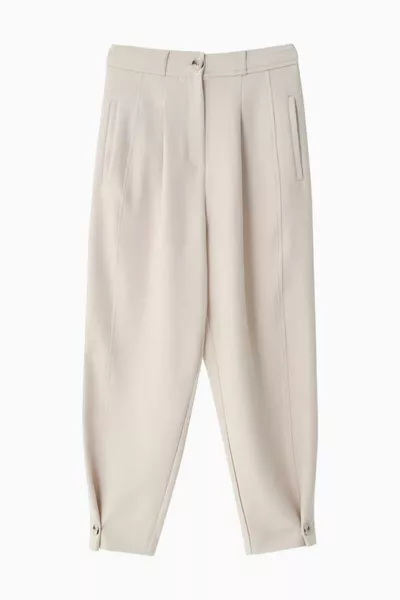 Faltenhose mit schicken Knopfdetails, Karottenform, Beige 
