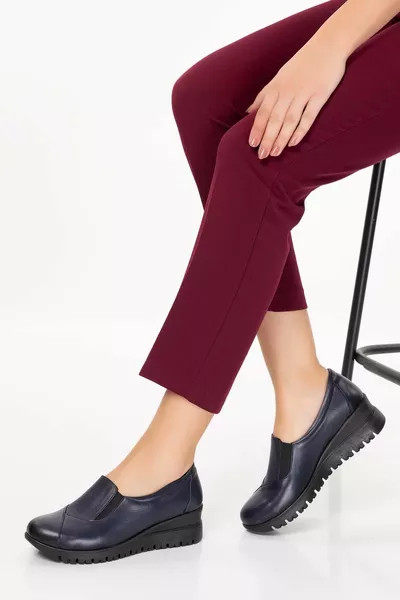Chaussures décontractées sans lacets pour femmes en cuir véritable Pyt.