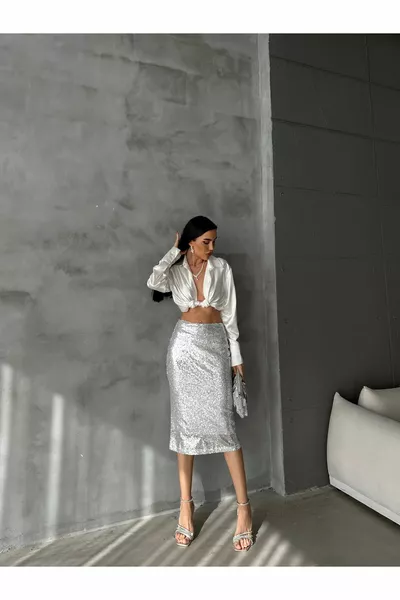 Сребърна пола с пайети