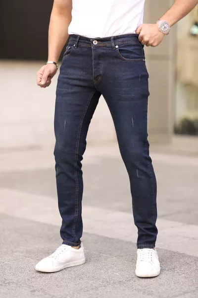 بنطلون رجالي بقصة ضيقة مع ليكرا باللون البني الغامق وتفاصيل الأزرار