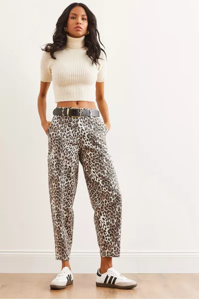 Dames Ecru Leopard Met Zak Leopard Balloon Gabardine Broek 