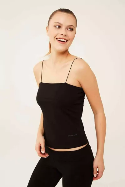 قميص داخلي نسائي بحمالات رفيعة من يو.إس. بولو أسن.