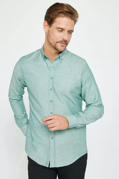 قميص رجالي ضيق القَصة، كم طويل، قماش أُكسفورد قطني، سهل الكي، باللون الأخضر وياقة بأزرار