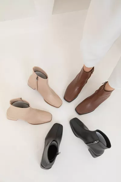 حذاء نسائي تان 