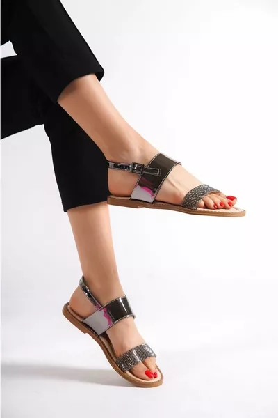 صنادل نسائية بلاتينية