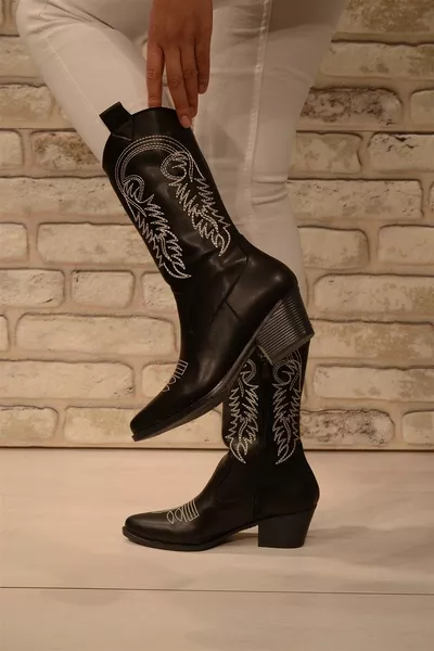 COWBOYSTIEFEL MIT SCHWARZER FRONT UND WEISSEN BESTICKTEN COWBOYSTIEFELN FÜR DAMEN
