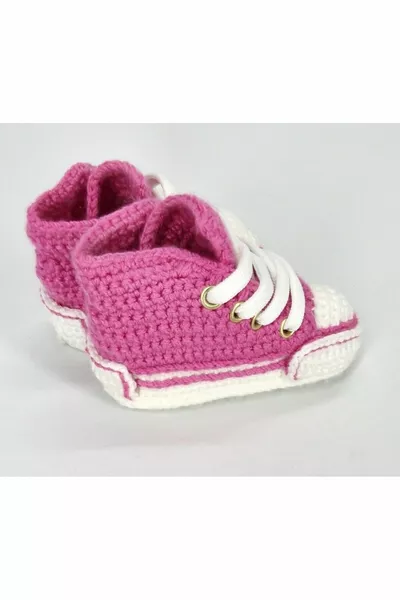 Chaussons pour bébé tricotés à la main avec base de tricot
