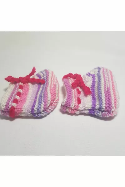 Hand gebreide wollen babyslofjes