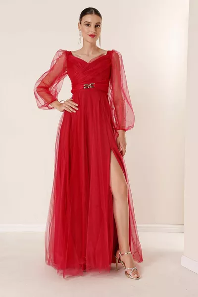 Robe longue en tulle à col en V à l’avant avec taille doublée drapée de pierre