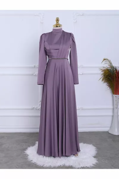 Талия Мъниста Детайлна Сатенена Вечерна Рокля С Драпирана Предна Част