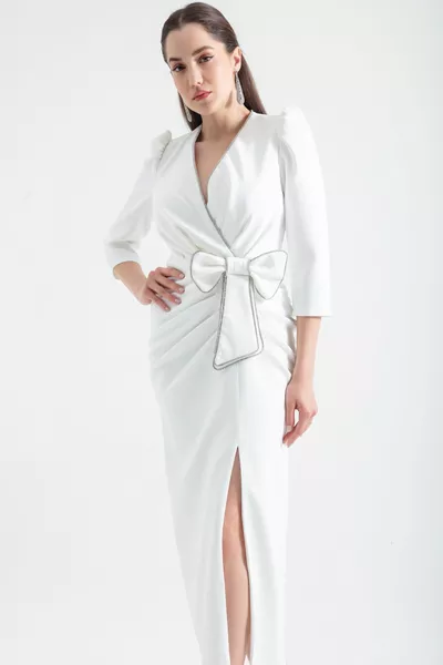 Дамска бяла двуредна яка с цепка миди вечерна рокля