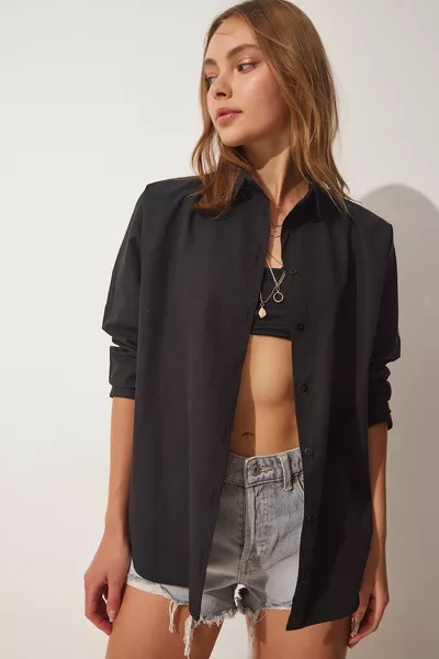 نسائي أسود كبير الحجم قميص البوبلين الأساسي 