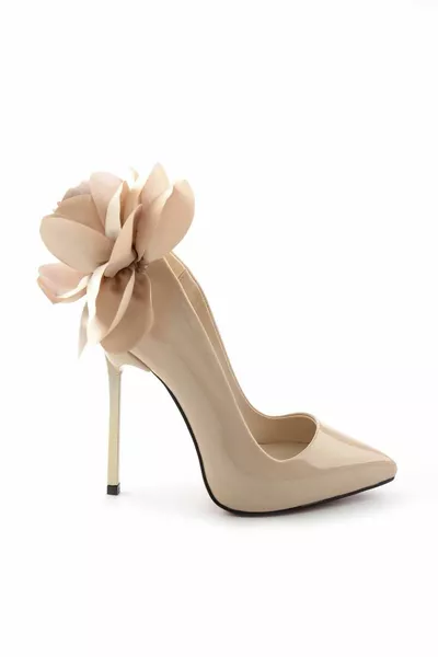 Beige lakleer dames avondjurkschoenen 